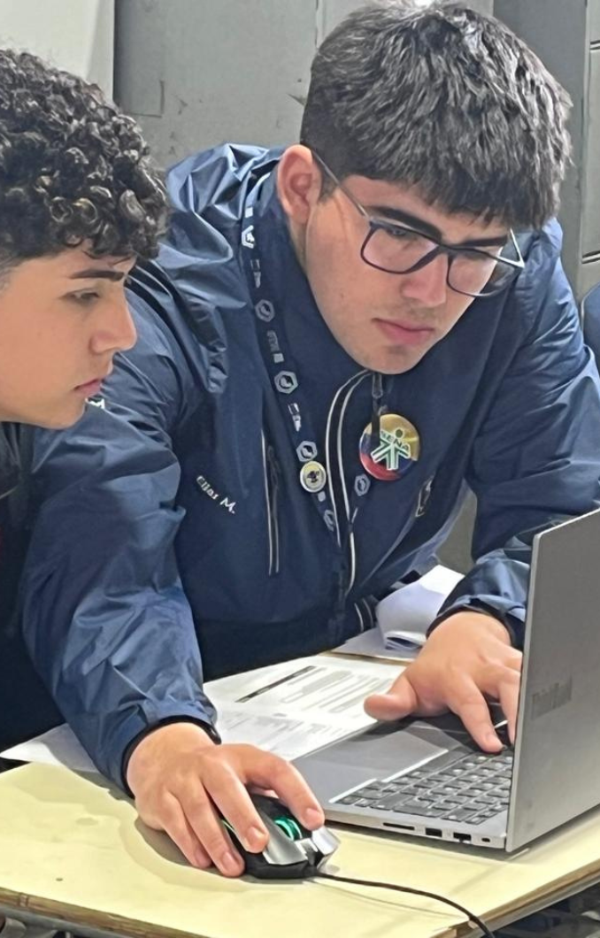Jóvenes salesianos destacan en WorldSkills Américas y Chile Santiago 2025