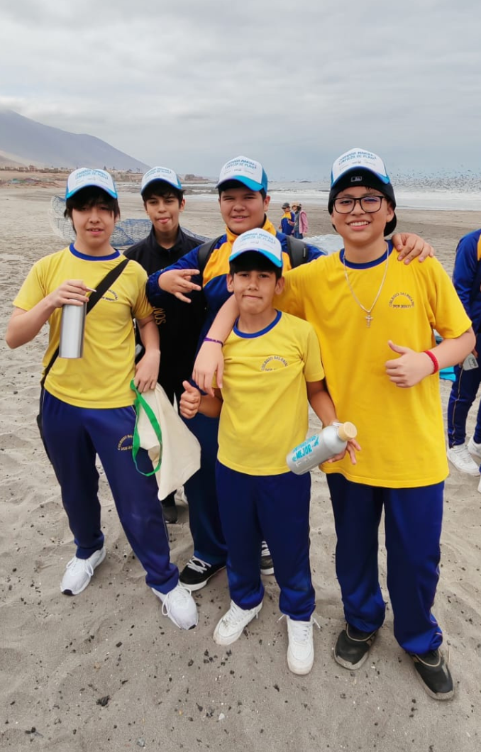 Forjadores Ambientales cierran el año con jornada de limpieza marina