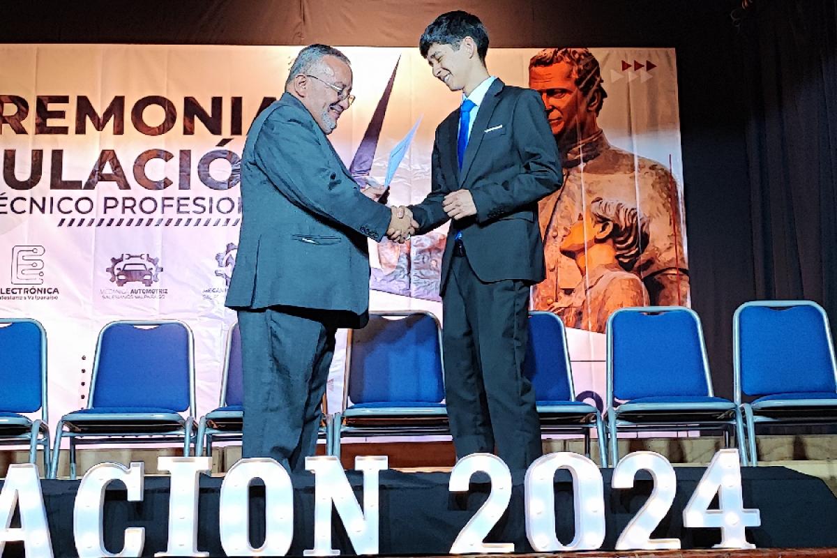 Cerca de 100% de titulados TP en Valparaíso