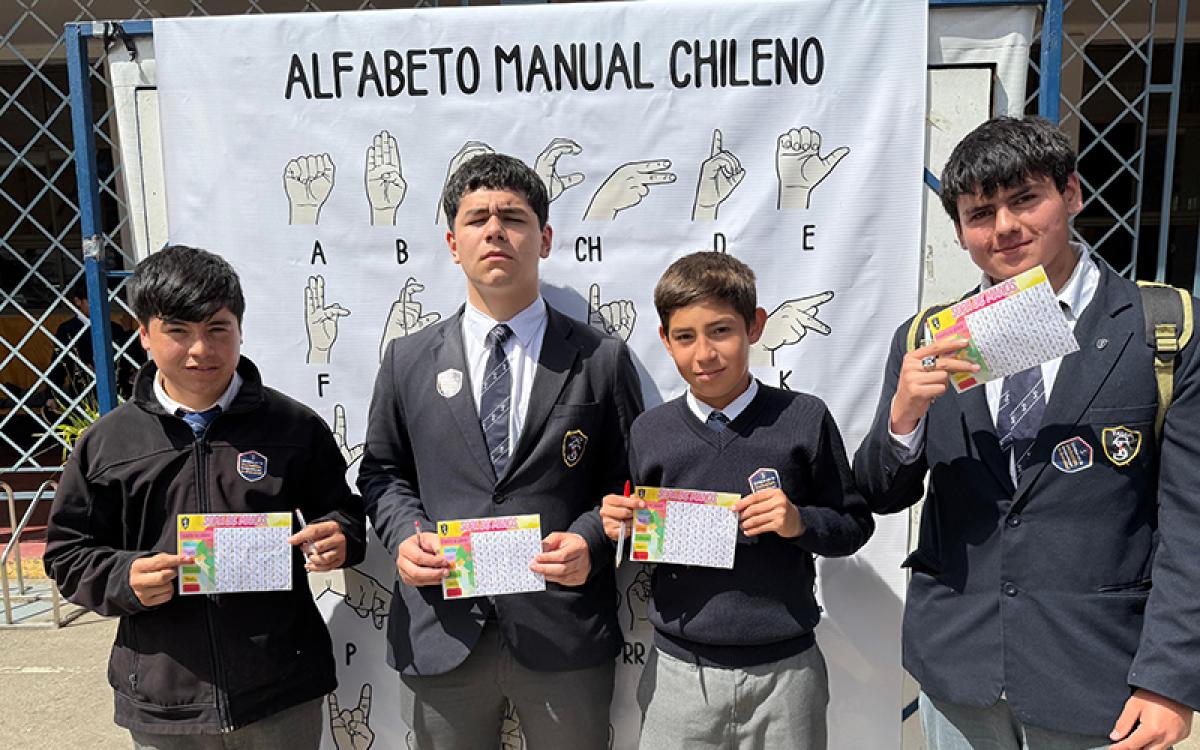 CEST promueve actividad de inclusión con lenguaje de señas