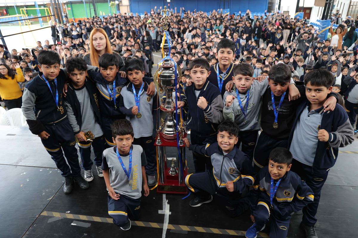 Salesianos Alto Hospicio destaca con logros deportivos y título regional