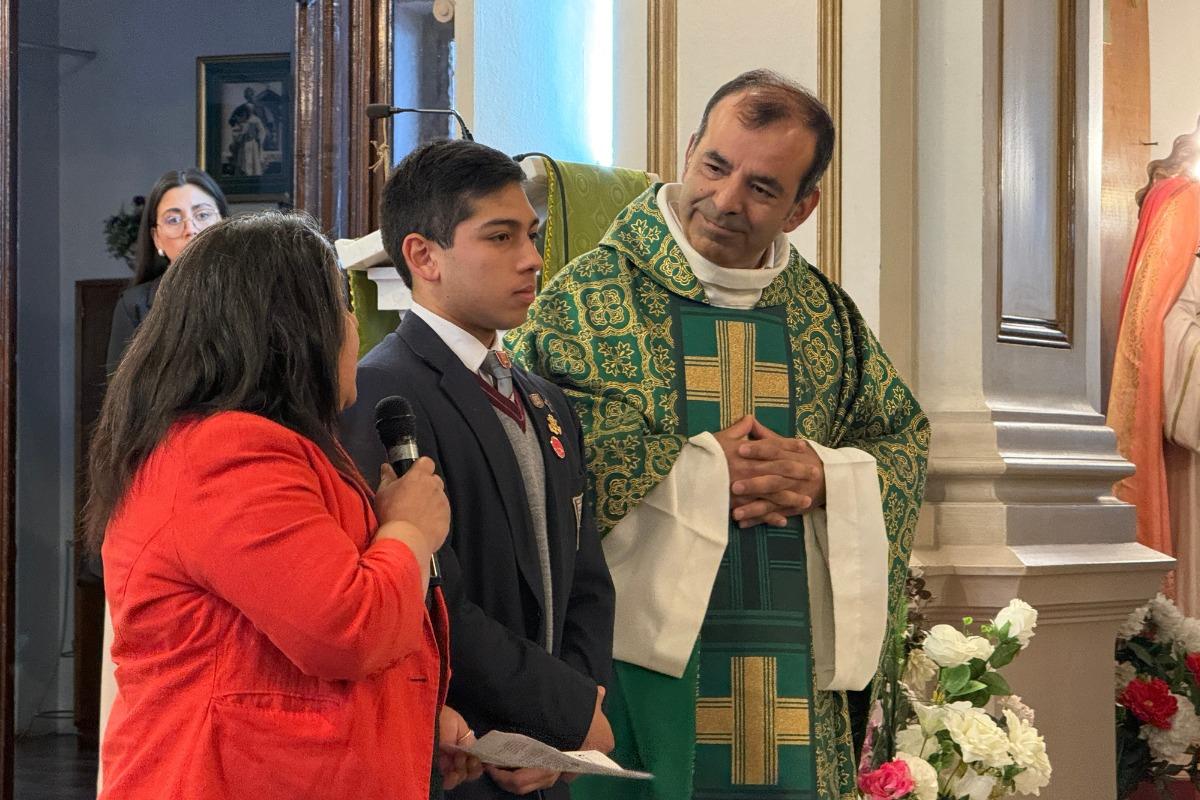 IDB: Eucaristía y recorrido marcan despedida cuartos medios