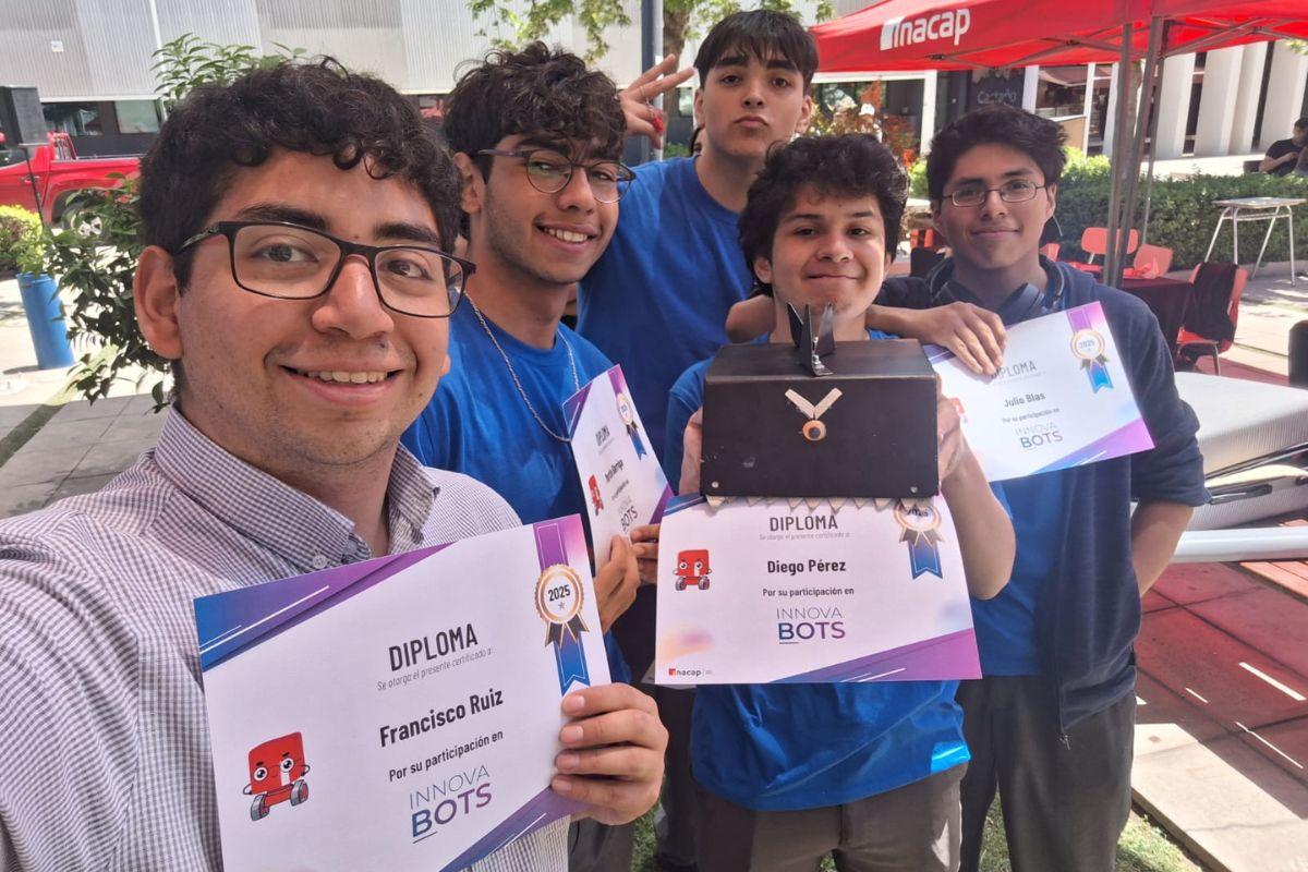 Estudiantes obtienen tercer lugar en competencia robótica