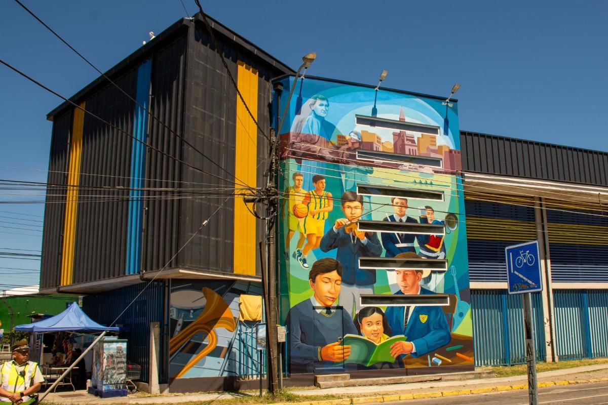 Nuevo mural destaca la historia salesiana en Valdivia