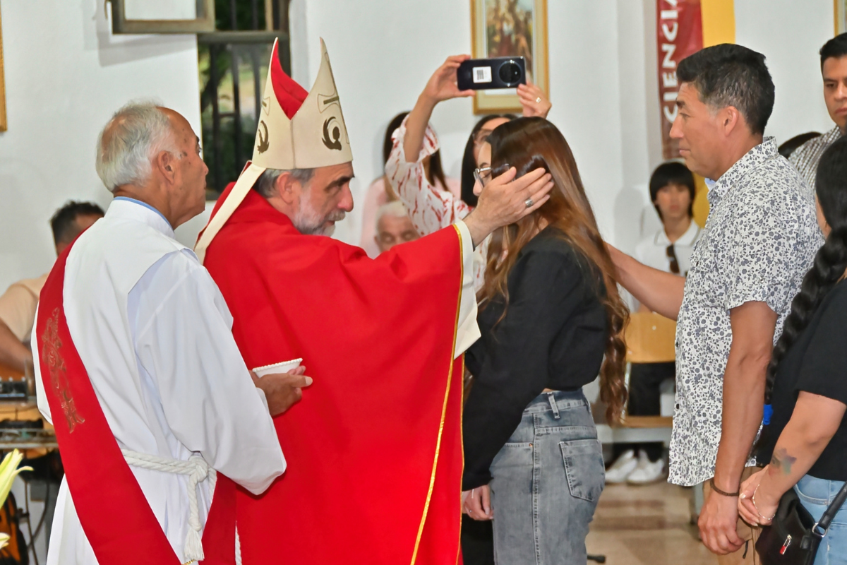 Fortalecidos por el Espíritu Santo: 33 fieles sellan su compromiso de fe