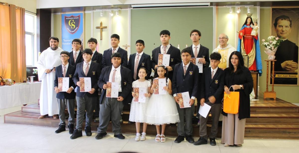 Trece estudiantes de Copiapó reciben Primera Comunión