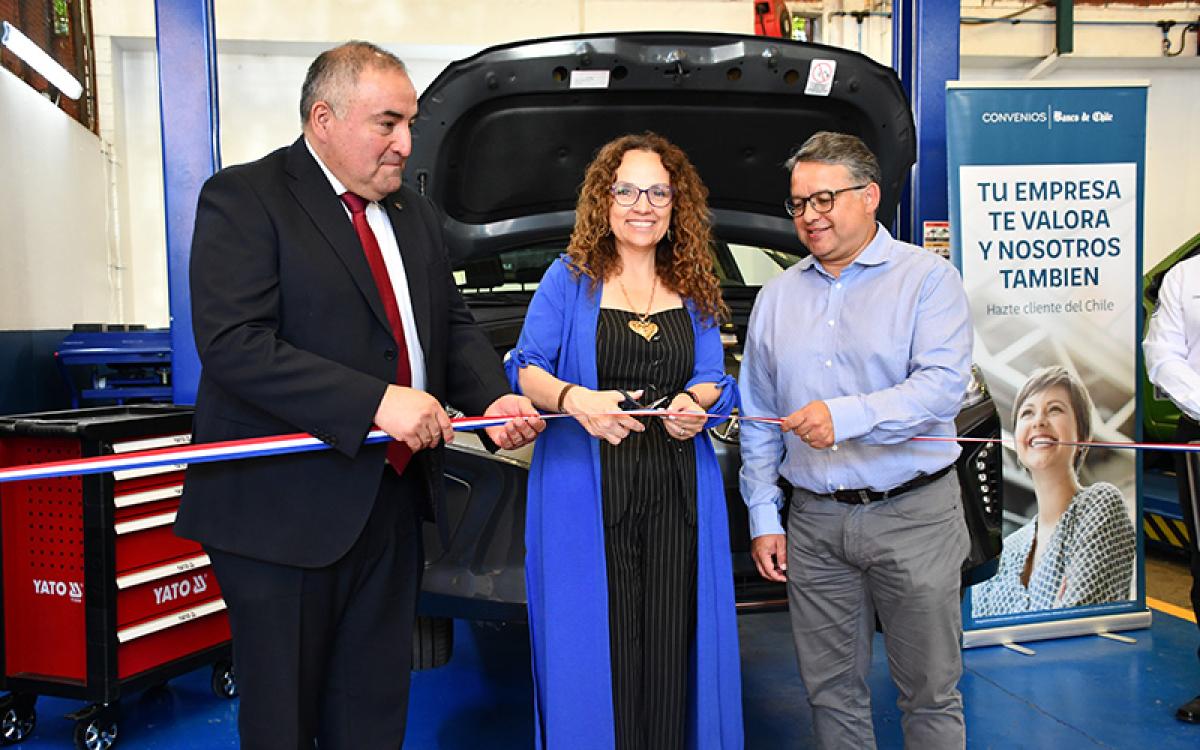 CEST inauguró Laboratorio de Electromovilidad 