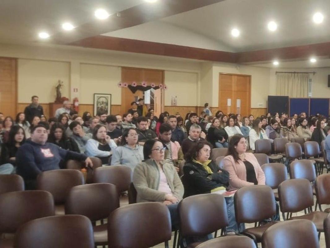 Salesianos Puerto Montt despide año académico con capacitaciones a funcionarios
