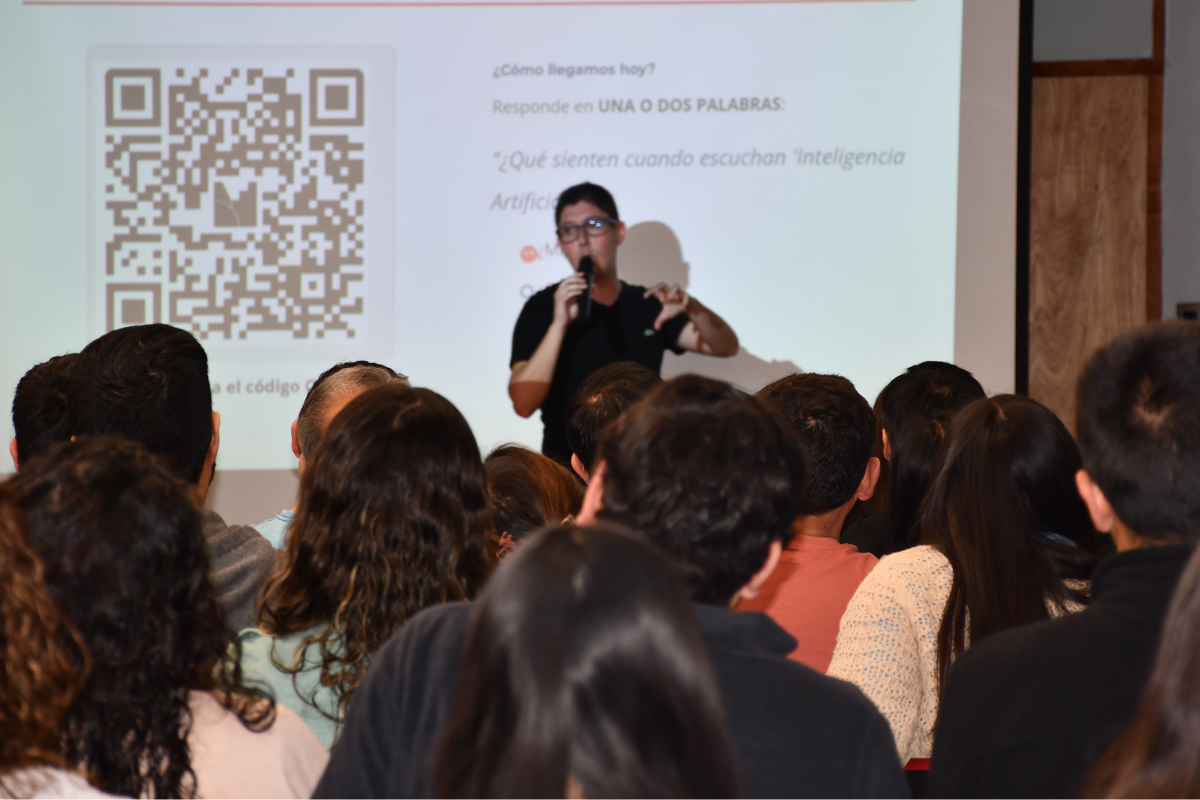 CEST desarrolló Capacitación Docente “Inteligencia Artificial en el Aula”