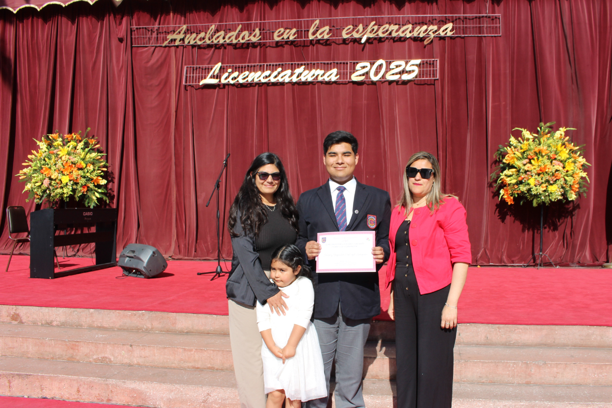 Emotiva Ceremonia de Licenciatura 2025 en La Serena