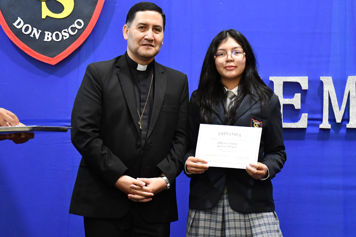 Salesianos Calama premia a estudiantes destacados