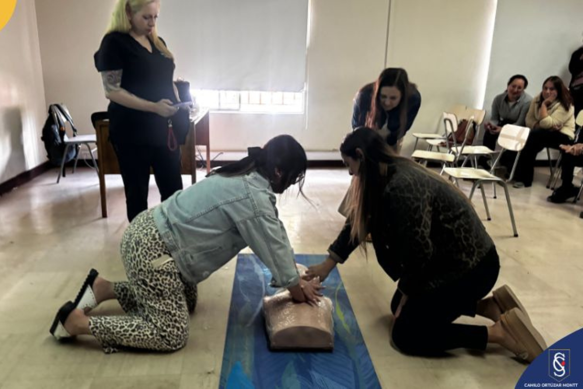 Capacitaciones fortalecen a comunidad educativa del COM