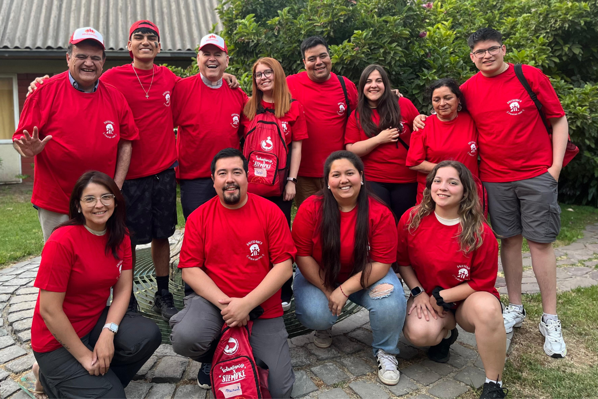Jóvenes viven experiencia de Voluntariado Misionero en Santiago