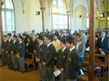 Alumnos de básica y media de Valparaíso se preparan y reciben sacramentos de iniciación