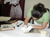 Valiosos documentos de la historia nacional están siendo restaurados en el Centro de Estudios “P. Juvenal Dho”