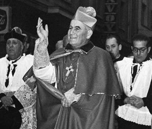 Entregan birrete del Cardenal Silva Henríquez a museo italiano dedicado a Juan XXIII