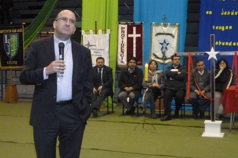 Concepción – Jóvenes se reúnen con Arzobispo en el Colegio Salesiano
