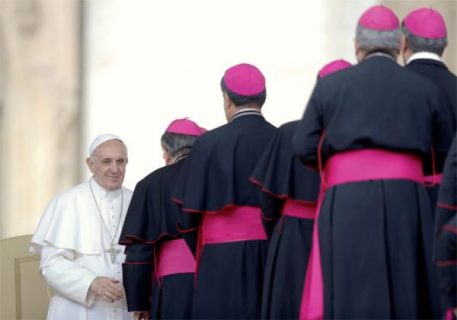 El Papa define los criterios para la elección de obispos