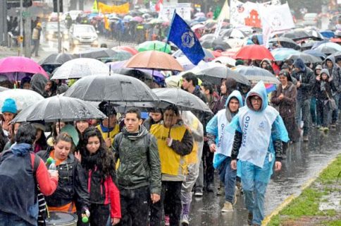 Multitudinaria Marcha de Jóvenes por la Solidaridad