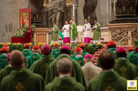 Papa Francisco pide a los Padres sinodales escuchar con humildad