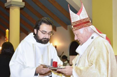 El Papa nombra a pbro. Moisés Atisha como nuevo obispo de Arica