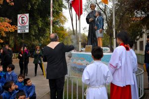 Comunidad Salesiana de Macul celebró a María Auxiliadora con significativa donación de ex alumnos