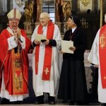 P. Mario Borello y P. José López reciben Cruz del Apóstol Santiago