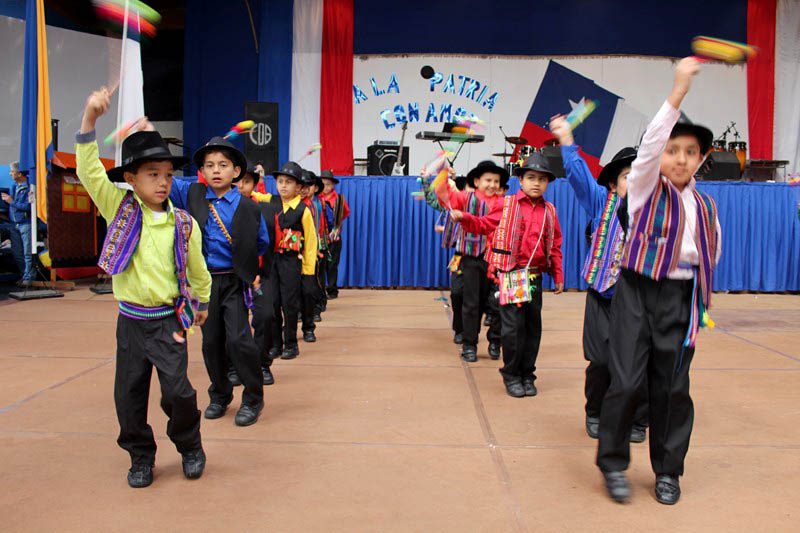 Así celebró a Chile el Colegio Don Bosco de Iquique
