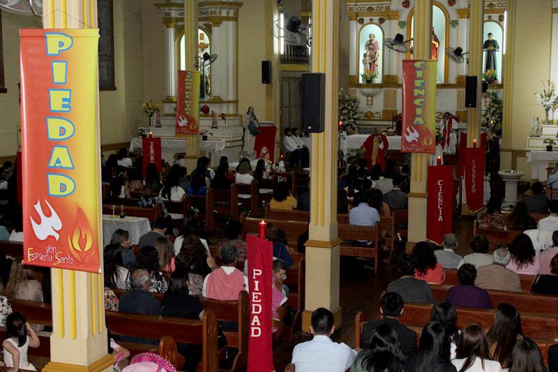 Más de 20 jóvenes recibieron el Sacramento de la Confirmación en el Santuario Sagrado Corazón de Jesús de Iquique