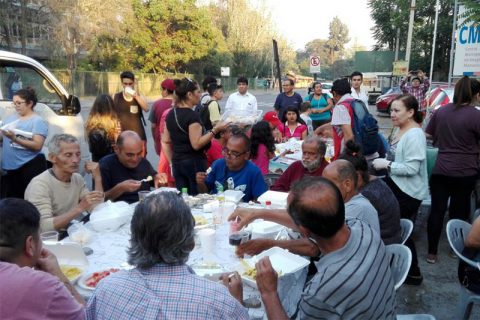 Obra Salesiana de la Cisterna entregó cena navideña a hermanos en situación de calle