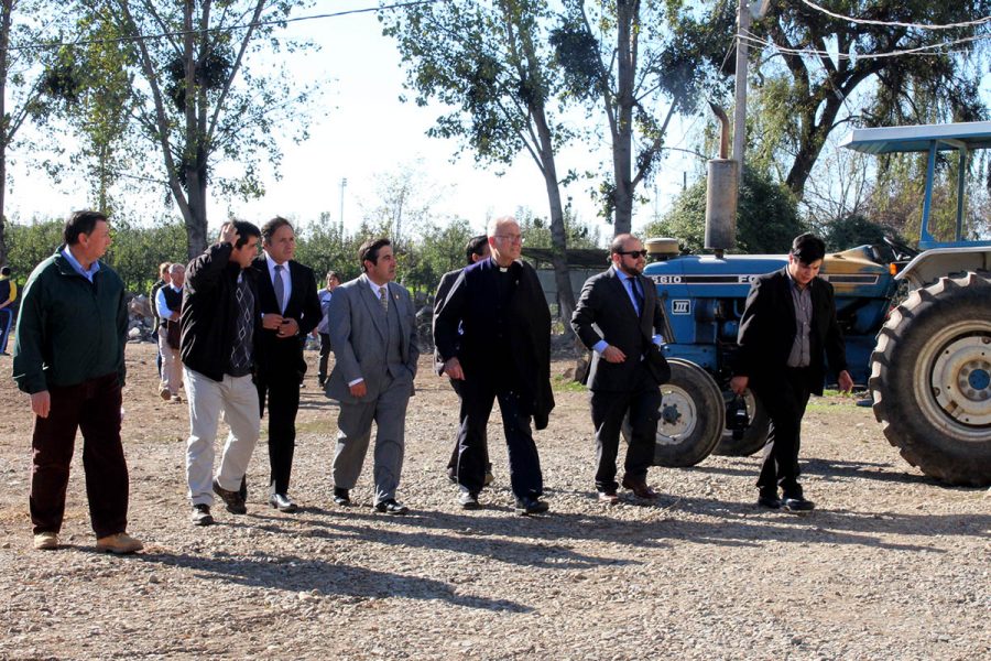 Seremi de Educación del Maule visitó la Escuela Agrícola de Linares