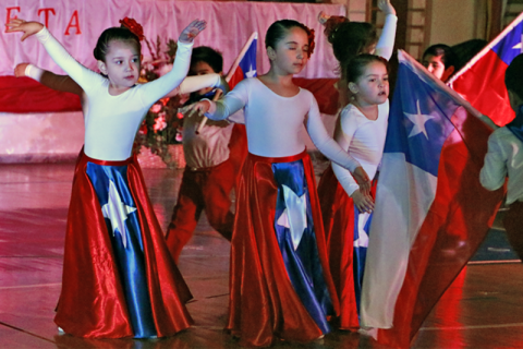 III Muestra Folclórica en el Instituto de Don Bosco de Punta Arenas