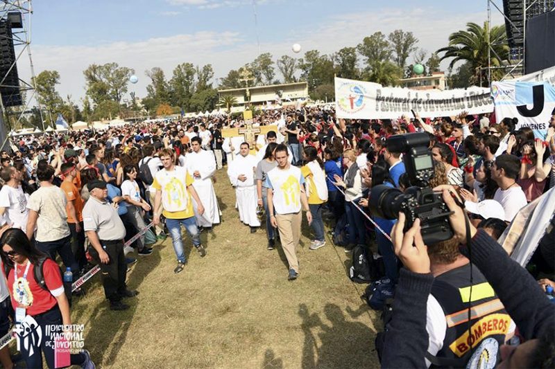 Jóvenes chilenos renuevan su fe en encuentro de Argentina