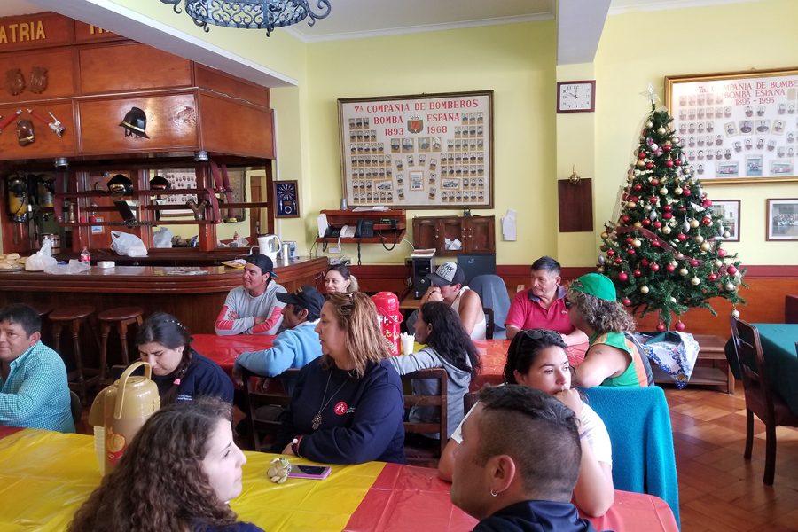 Fundación Don Bosco visita a bomberos de Valparaíso