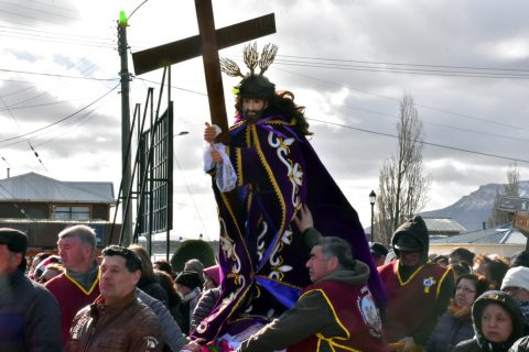 Procesión de Jesús Nazareno de Caguach en Puerto Natales