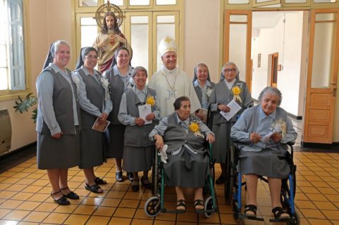 Hijas de María Auxiliadora celebraron fiesta de San Francisco de Sales junto a monseñor Lorenzelli