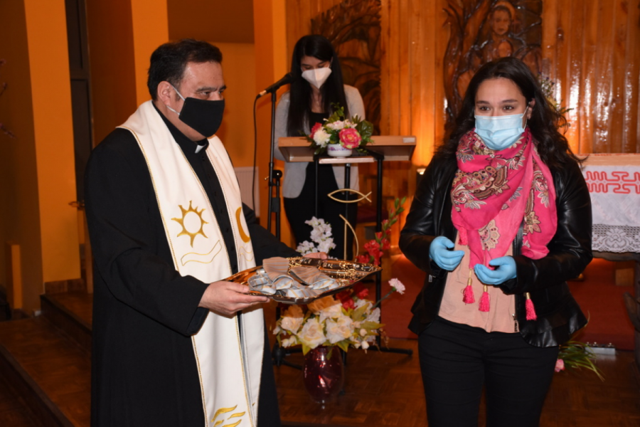 Alumnos de Liceo Monseñor Fagnano celebraron bendición de corbatas