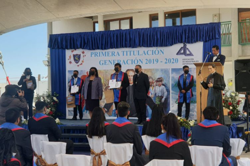 Titulación primera generación colegio Don Bosco Calama