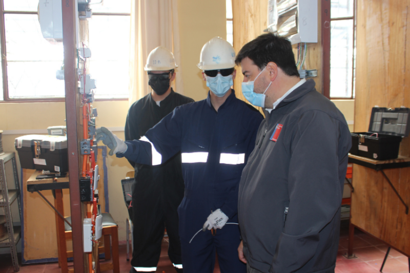 Salesianos La Serena recibe certificación curricular para especialidad de Electricidad