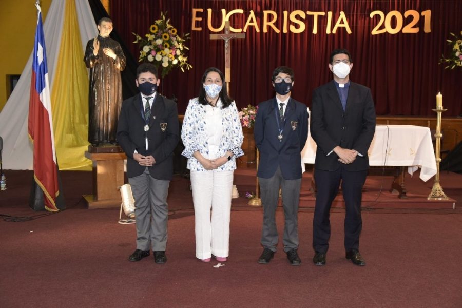 Salesianos Concepción realizó eucaristía a egresados de octavo básico