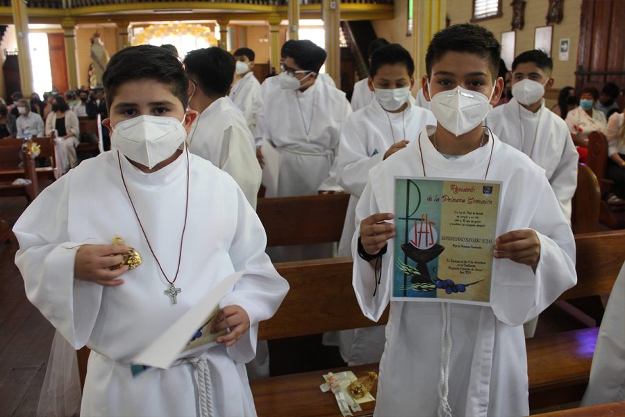 Estudiantes de Salesianos Iquique realizan Primera Comunión