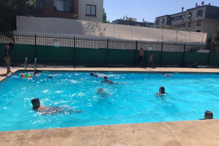 Alianza FDB y PSJ: jóvenes disfrutan de vacaciones en piscina