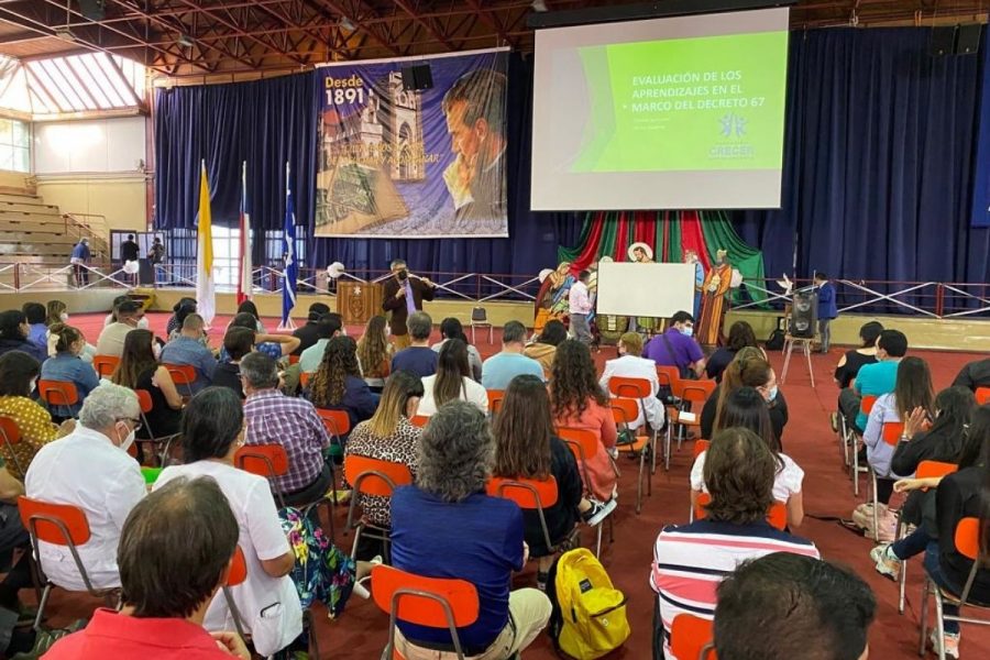 Educadores de Salesianos Alameda recibieron capacitación sobre Decreto 67