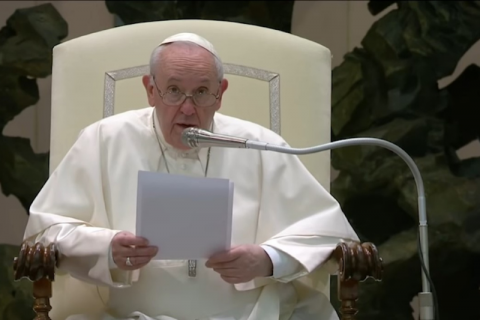 Papa Francisco llama a unirse en oración por la paz en Ucrania
