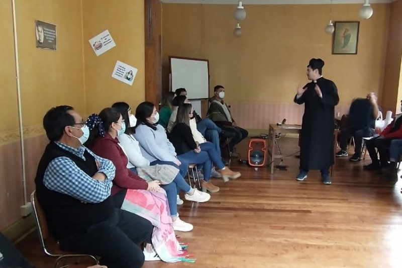 Nuevos educadores de Valdivia reciben formación salesiana en Pelchuquín