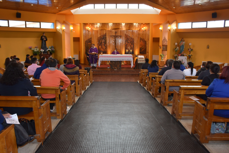 Liceo Monseñor Fagnano de Puerto Natales celebró Miércoles de Ceniza