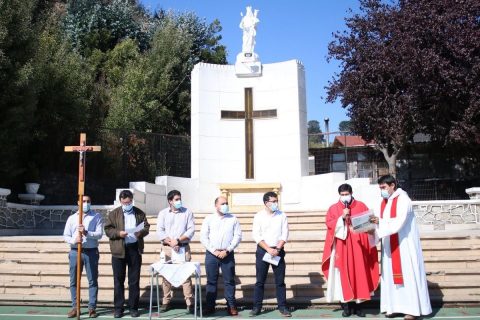 Educadores vivieron Vía Crucis en Salesianos Concepción