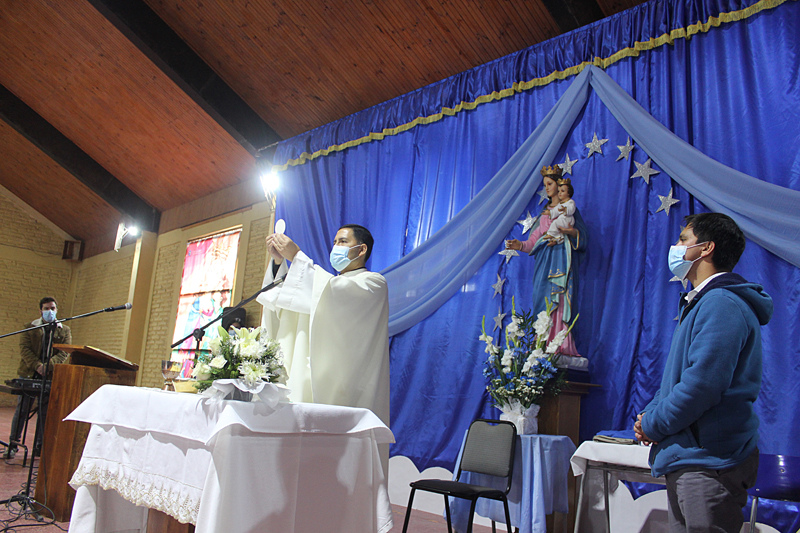 Salesianos Catemu: miremos a María, la Madre Auxiliadora