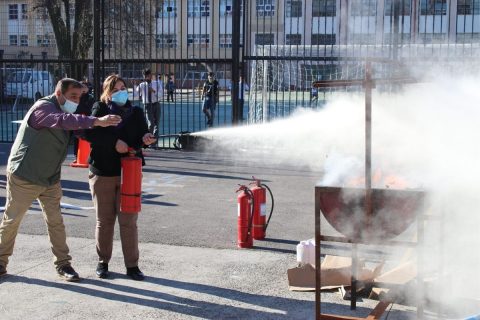 Integrantes de Salesianos Concepción reciben capacitación contra incendios
