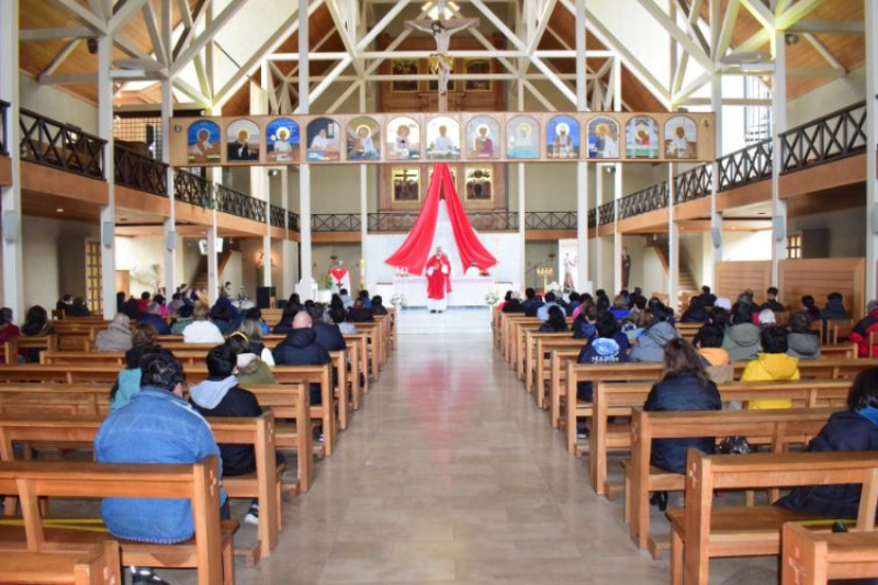 Familia Salesiana celebra Pentecostés en Catedral de Valdivia